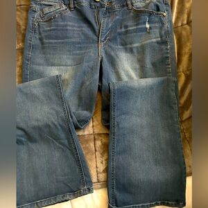 Democracy Ab solution size 16, 32 inches long, 9 inch flare, lightly distressed